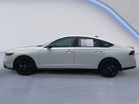 Used 2023 Honda Accord Sport image 2