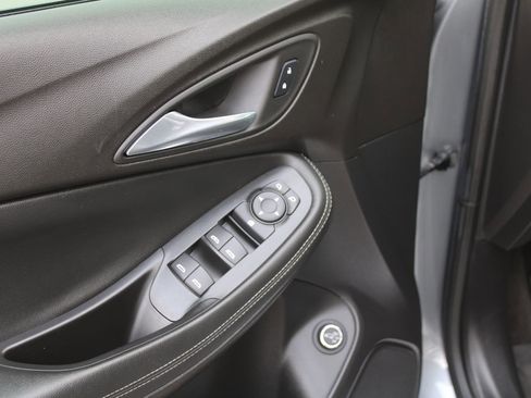 Used 2022 Buick Encore GX Select image 19