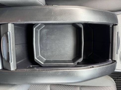 Used 2018 Toyota Highlander LE AWD/4WD image 23
