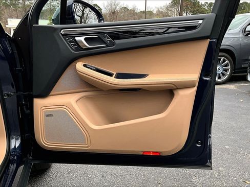 Used 2020 Porsche Macan S image 23