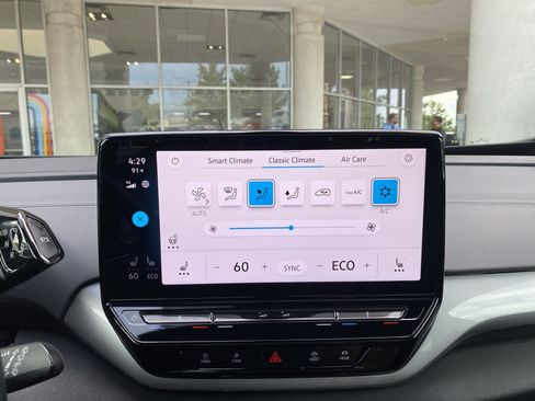 Certified 2023 Volkswagen ID.4 Pro S AWD/4WD image 34