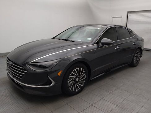 Used 2023 Hyundai Sonata Limited FWD image 2