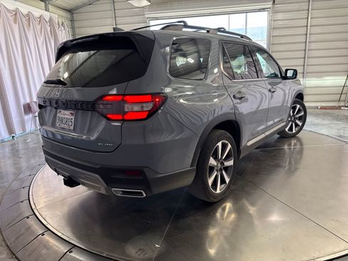 Used 2023 Honda Pilot Elite image 5