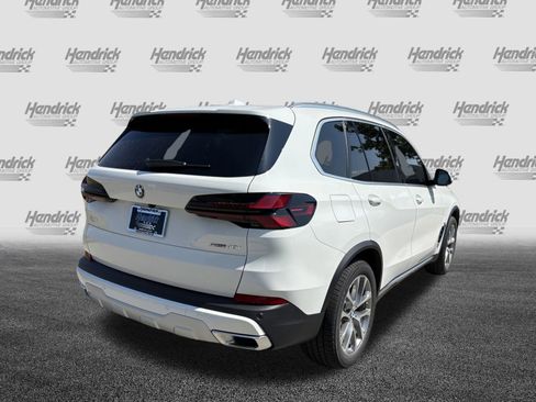 Used 2026 BMW X5 sDrive40i w/ Premium Package image 9