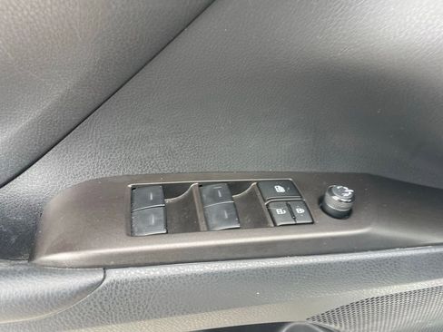 Used 2024 Toyota Camry SE FWD image 4