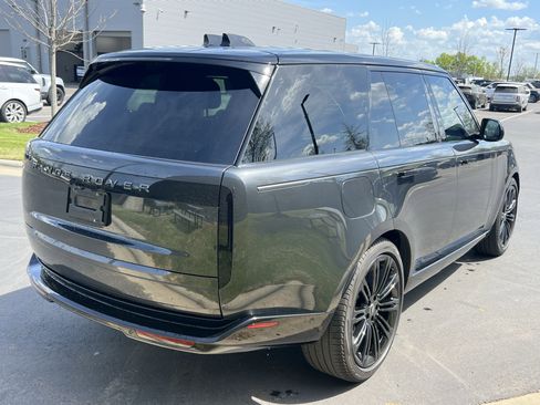 Used 2024 Land Rover Range Rover SE image 7