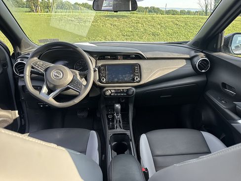 Certified 2024 Nissan Kicks SR w/ SR Premium Package FWD image 6