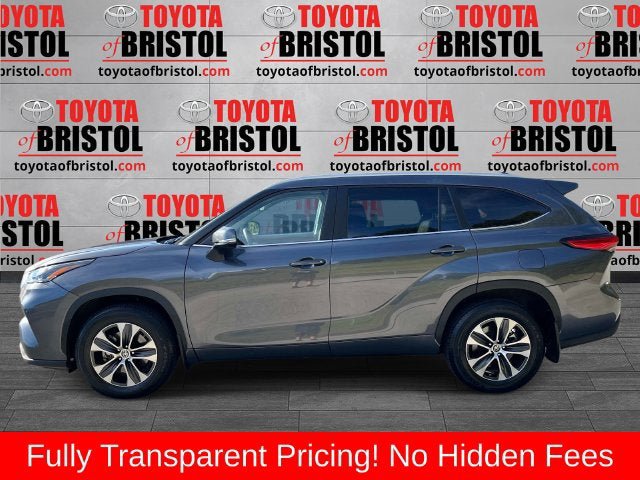 Used 2023 Toyota Highlander XLE AWD/4WD image 7