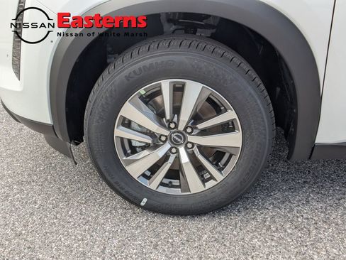 New 2026 Nissan Pathfinder SL image 10