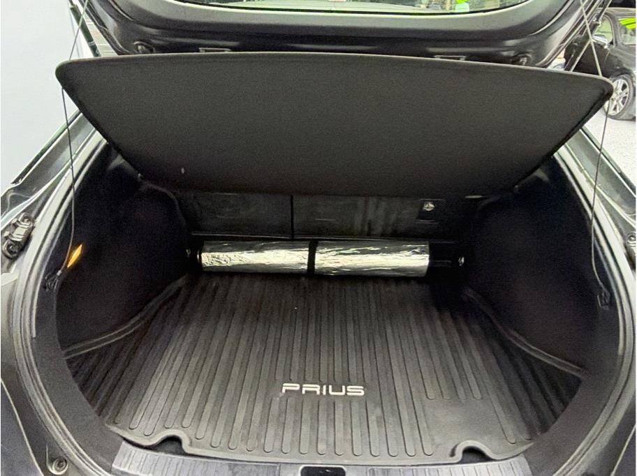 Used 2018 Toyota Prius Three FWD image 18