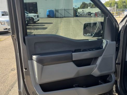 Used 2022 Ford F150 XLT w/ Trailer Tow Package image 11