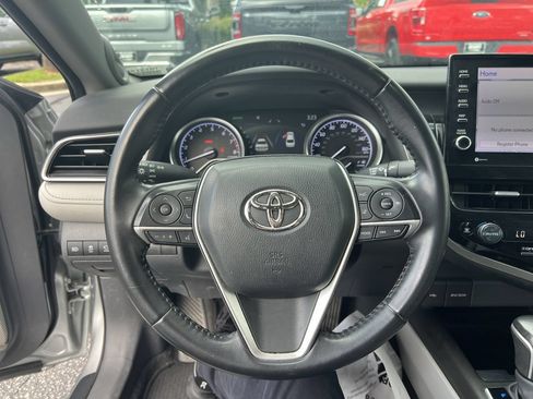 Used 2021 Toyota Camry XLE w/ Navigation Package FWD image 18