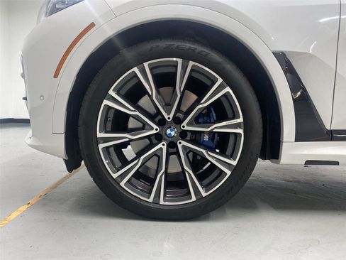 Used 2022 BMW X7 M50i AWD/4WD image 23
