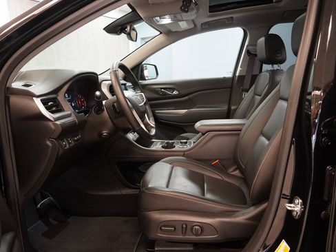 Certified 2023 GMC Acadia SLT w/ Elevation Edition image 5