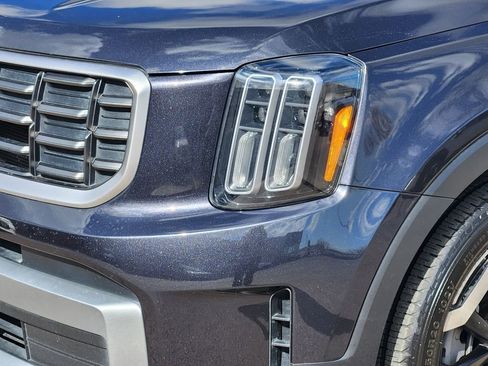 Used 2025 Kia Telluride S image 8