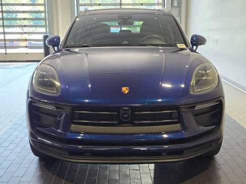 Used 2025 Porsche Macan AWD/4WD image 10