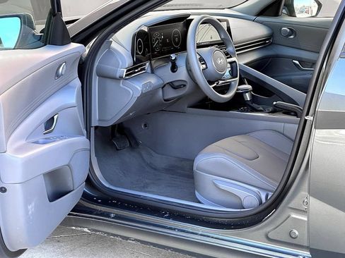 Used 2024 Hyundai Elantra SEL FWD image 10