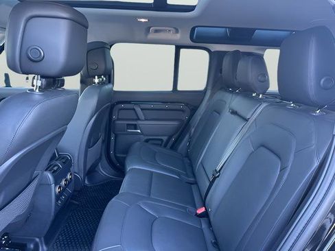 New 2025 Land Rover Defender 110 X-Dynamic SE image 34
