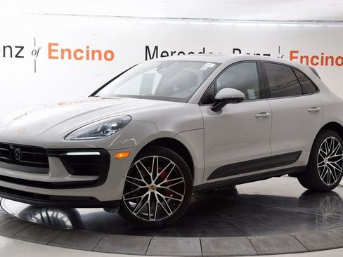 Used 2023 Porsche Macan S image 2