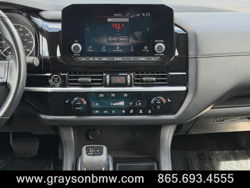 Used 2024 Nissan Pathfinder SV FWD image 19