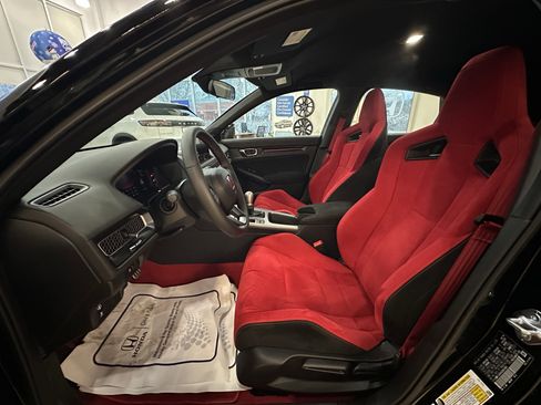Used 2025 Honda Civic Type R image 8