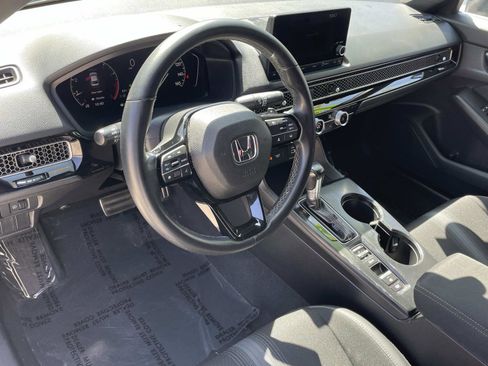 Used 2022 Honda Civic Sport image 2