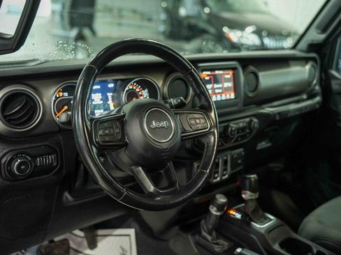 Used 2020 Jeep Wrangler Sport AWD/4WD image 18