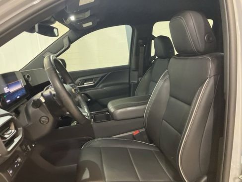 Used 2025 Chevrolet Silverado EV LT image 12