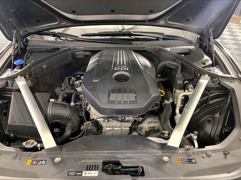 Used 2022 Genesis G70 2.0T RWD image 12