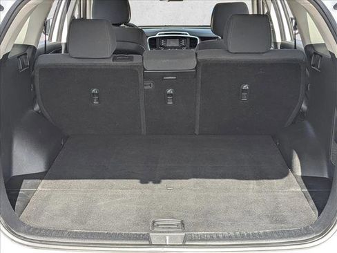 Used 2016 Kia Sorento LX image 6
