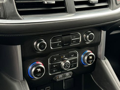 Used 2024 GMC Yukon XL SLE image 21