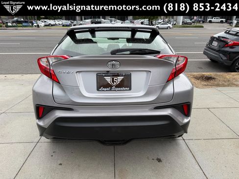 Used 2019 Toyota C-HR XLE FWD image 6