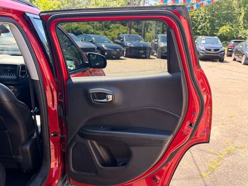 Used 2018 Jeep Compass Latitude w/ Popular Equipment Group AWD/4WD image 19