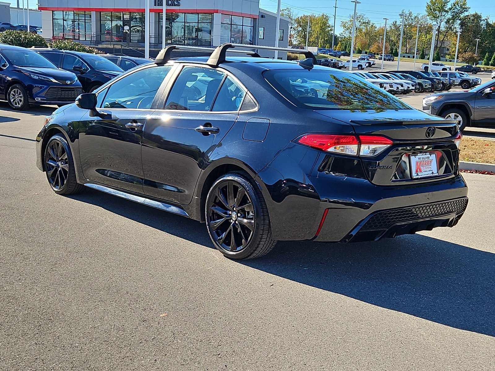 Certified 2022 Toyota Corolla SE FWD image 3