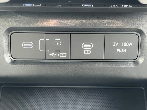 New 2025 Hyundai Tucson Limited image 34