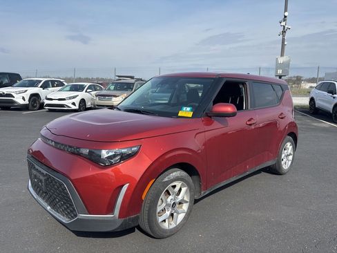 Certified 2023 Kia Soul LX w/ LX Technology Package image 7