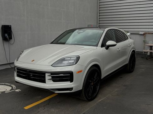 New 2026 Porsche Cayenne Coupe image 36