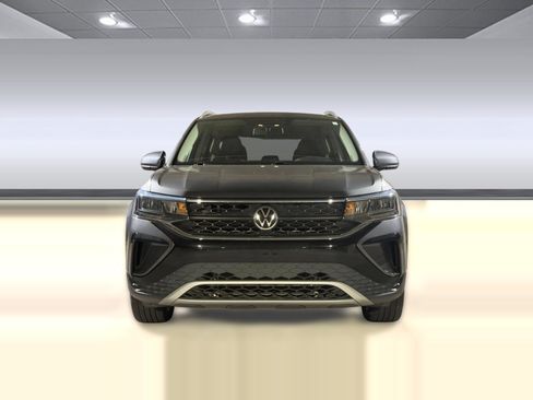 Used 2022 Volkswagen Taos SE FWD image 5