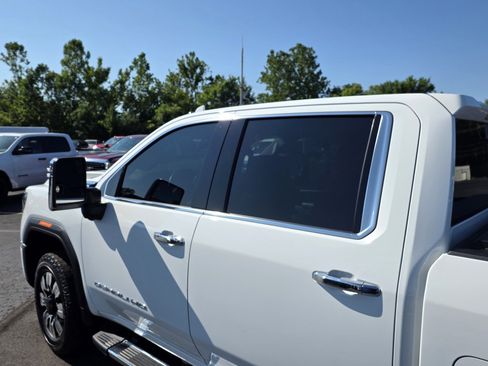 Used 2025 GMC Sierra 2500 Denali w/ Max Trailering Package AWD/4WD image 12