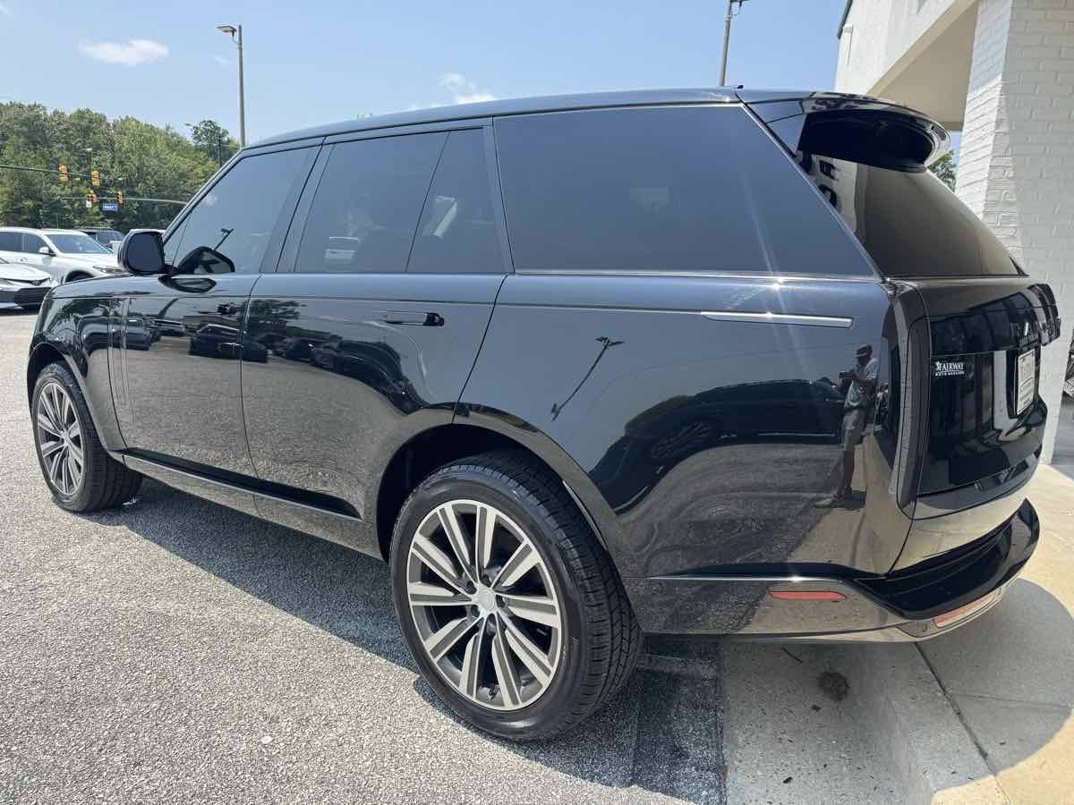 Used 2023 Land Rover Range Rover SE AWD/4WD image 8