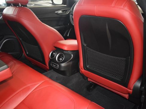 Used 2022 Alfa Romeo Giulia Veloce image 17