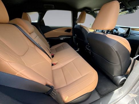 Used 2025 Lexus RX 350 FWD w/ Technology Package image 17