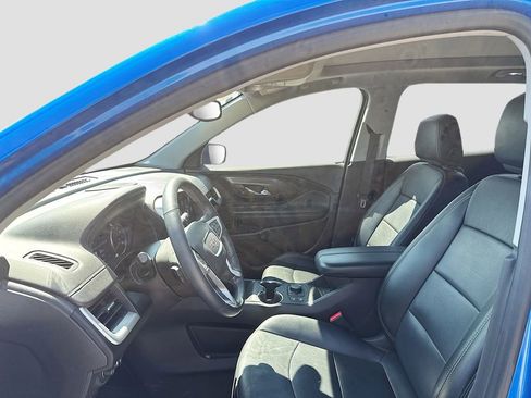 Used 2024 GMC Terrain SLT w/ Infotainment Package II image 10