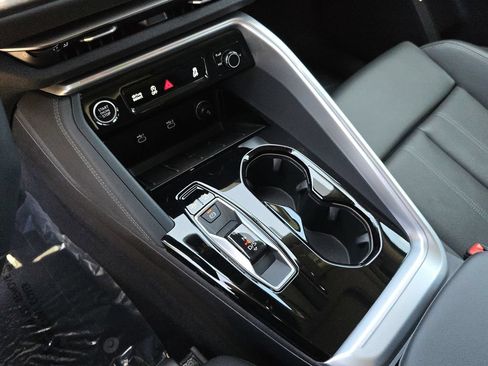 Certified 2025 Audi Q5 Premium w/ Premium Plus AWD/4WD image 28