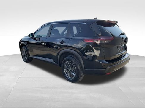 Used 2024 Nissan Rogue S FWD image 7