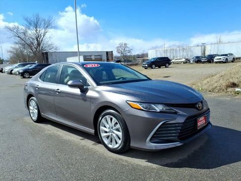 Certified 2024 Toyota Camry LE image 1