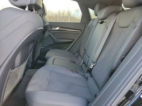 Used 2022 Audi SQ5 Premium image 28