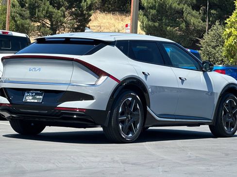 New 2026 Kia EV6 Wind RWD image 4