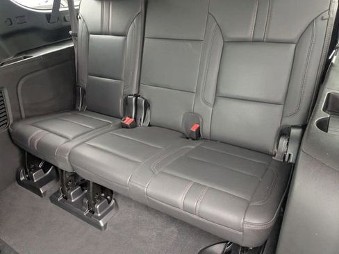 Used 2022 Chevrolet Suburban RST w/ Luxury Package AWD/4WD image 18