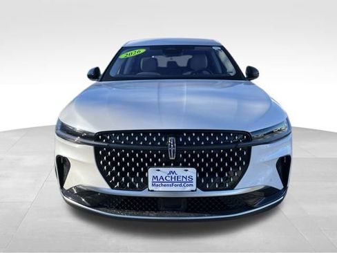 Used 2026 Lincoln Nautilus Premier image 9